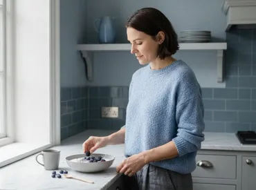 نقاط سوداء في البراز: الأسباب والمخاوف ومتى يجب زيارة الطبيب