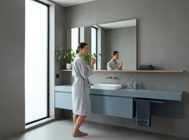 لماذا لثتي بيضاء؟ الأسباب والعلاجات ومتى يجب زيارة طبيب الأسنان