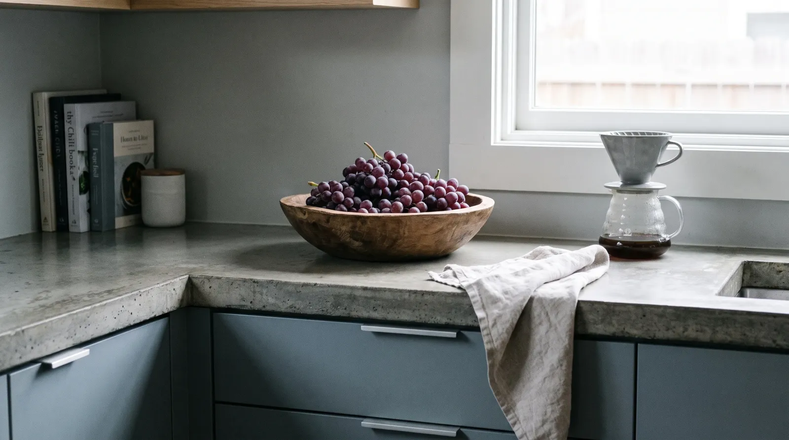 Purple Grapes: Evidence-Based Health Benefits, Nutrition, and Daily Integration
