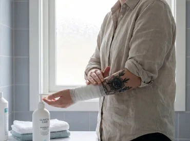 How Long Does a Tattoo Peel: Complete Healing Timeline and Expert Aftercare Guide