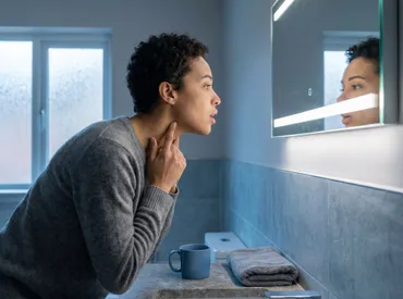 White Blotches in Back of Throat: Causes, Symptoms, and Evidence-Based Treatments